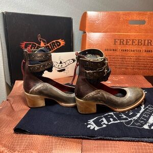 NWT Freebird by Steven Candella Two-Tone Leather Heeled Boots size 7